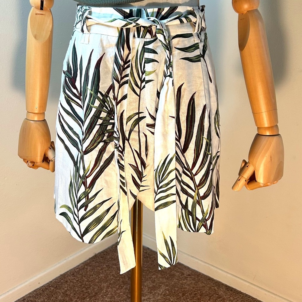 Linen blend Summer Tie waist shorts        Pre owned